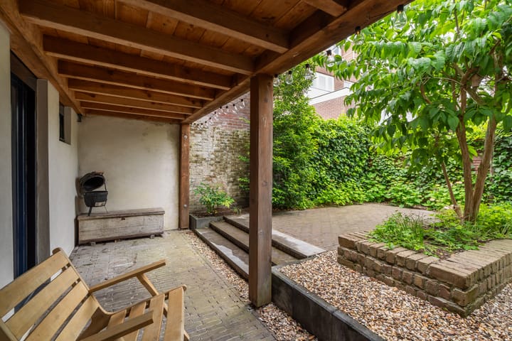 Foto 53 van Halmaheiraplein 2