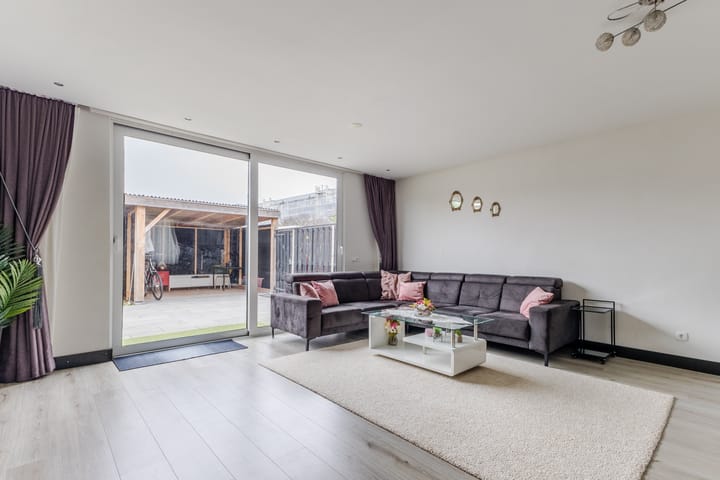 Foto 12 van Veeringstraat 61