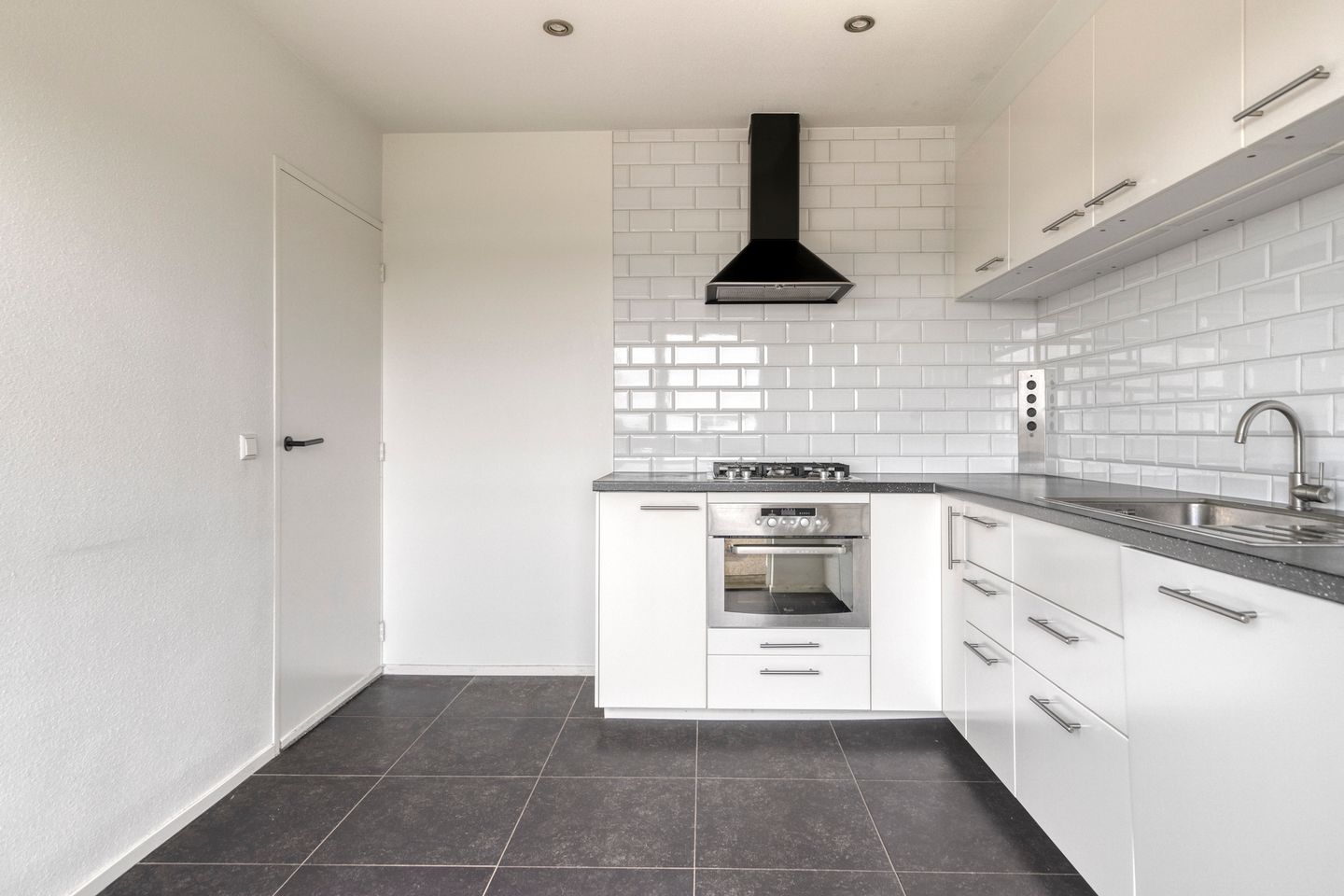 Photo 14 of Wijngaardplein 35