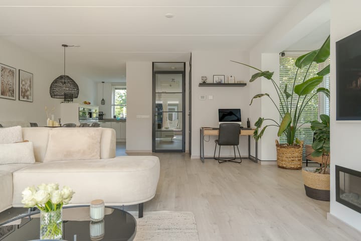 Photo 18 of Vrieswijkstraat 21