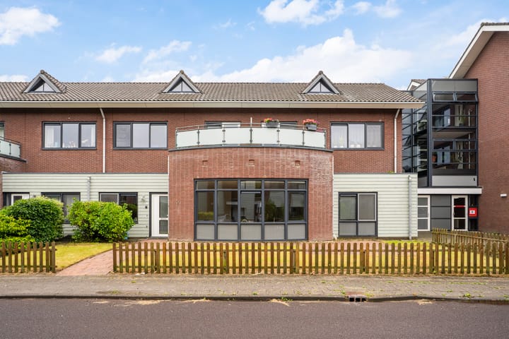 Photo 1 of Lieuwkemastraat 7