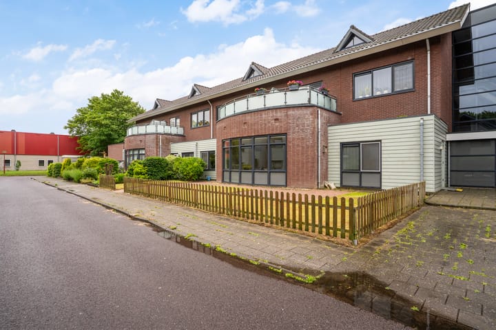 Photo 6 of Lieuwkemastraat 7