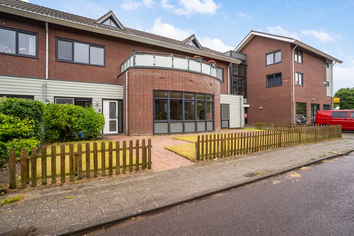 Photo 8 of Lieuwkemastraat 7