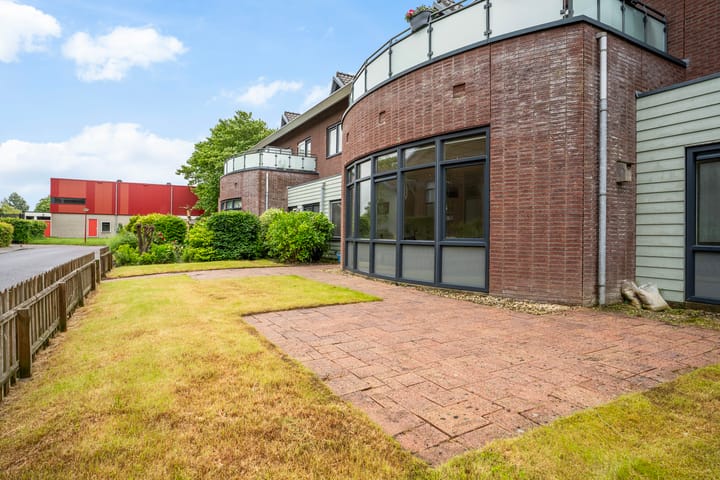 Photo 11 of Lieuwkemastraat 7