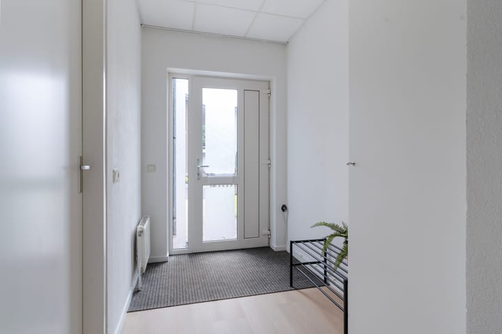 Photo 13 of Lieuwkemastraat 7