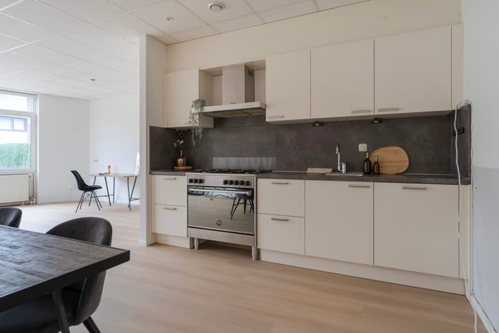 Photo 24 of Lieuwkemastraat 7