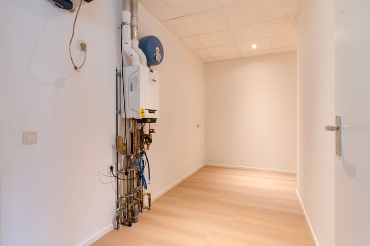 Photo 34 of Lieuwkemastraat 7