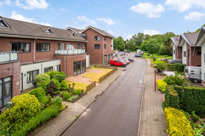 Photo 36 of Lieuwkemastraat 7