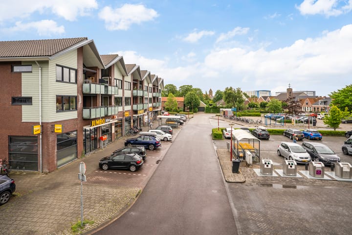 Photo 38 of Lieuwkemastraat 7