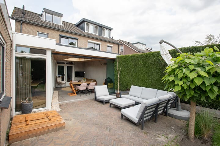 Foto 2 van Karrespoor 16