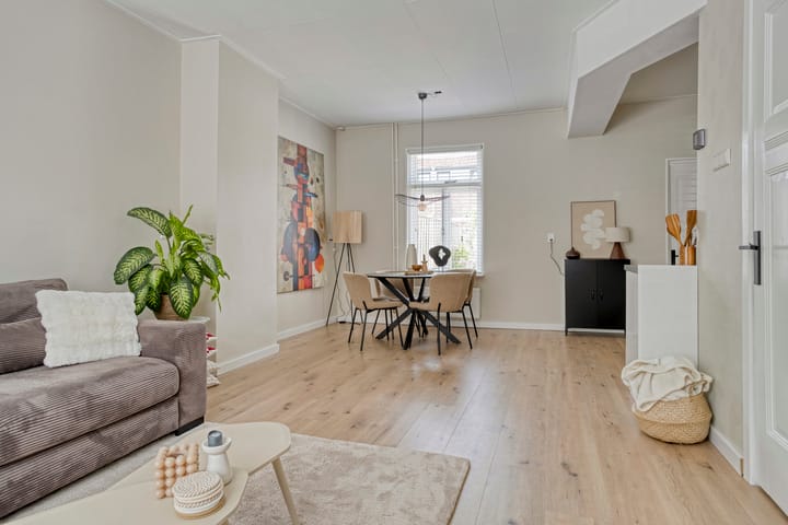 Foto 3 van Ernst Casimirstraat 4