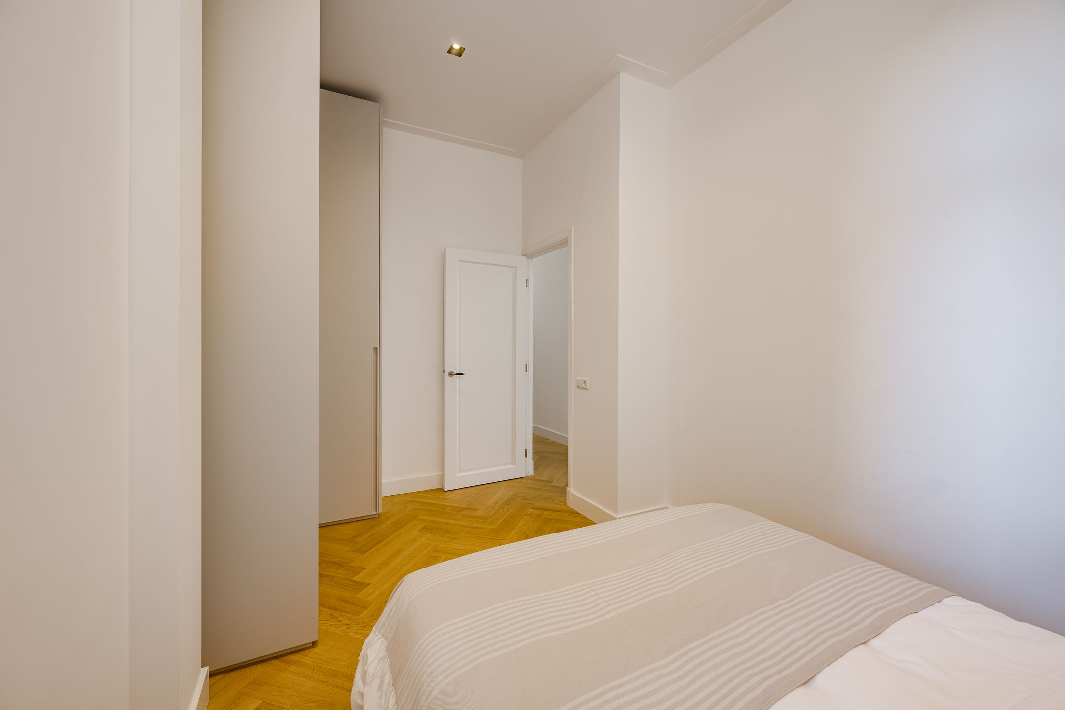 Photo 18 of Johannes Verhulststraat 62-1