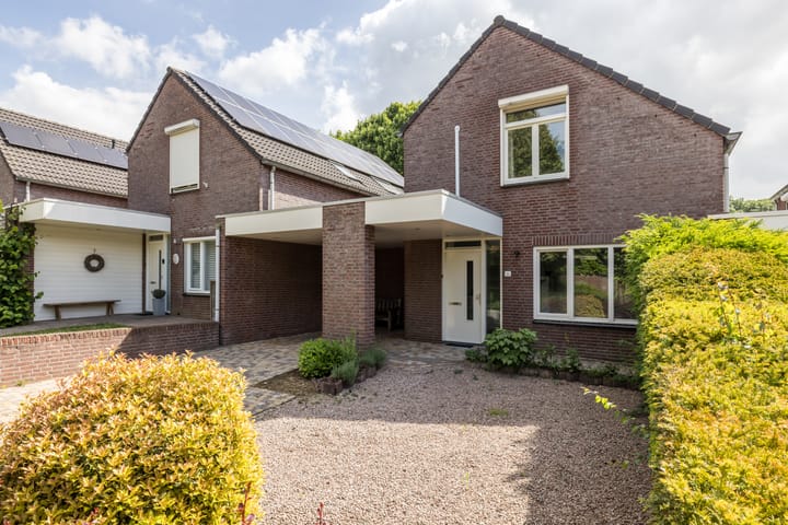 Foto 1 van Casimir Ubaghslaan 44