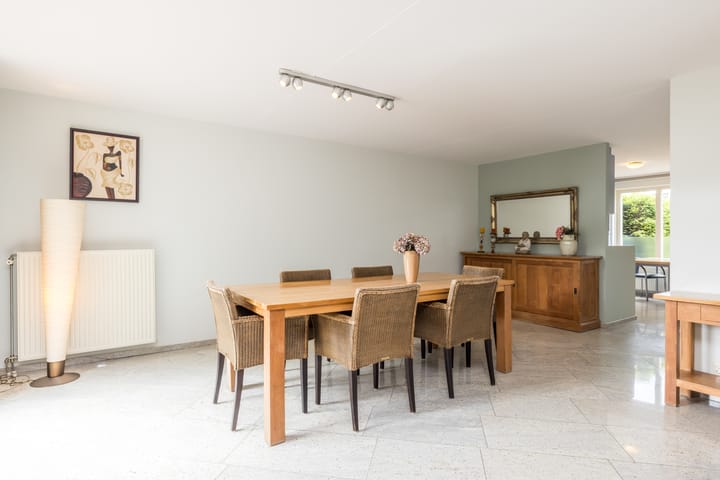 Foto 11 van Casimir Ubaghslaan 44