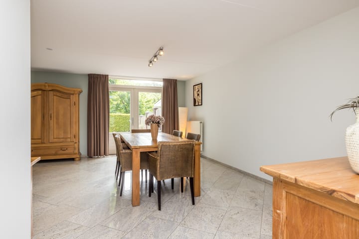 Foto 13 van Casimir Ubaghslaan 44