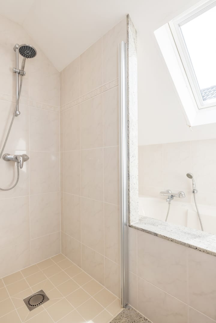 Foto 25 van Casimir Ubaghslaan 44