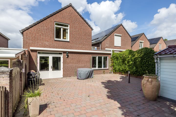 Foto 28 van Casimir Ubaghslaan 44