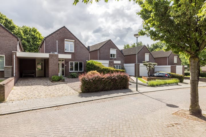 Foto 32 van Casimir Ubaghslaan 44