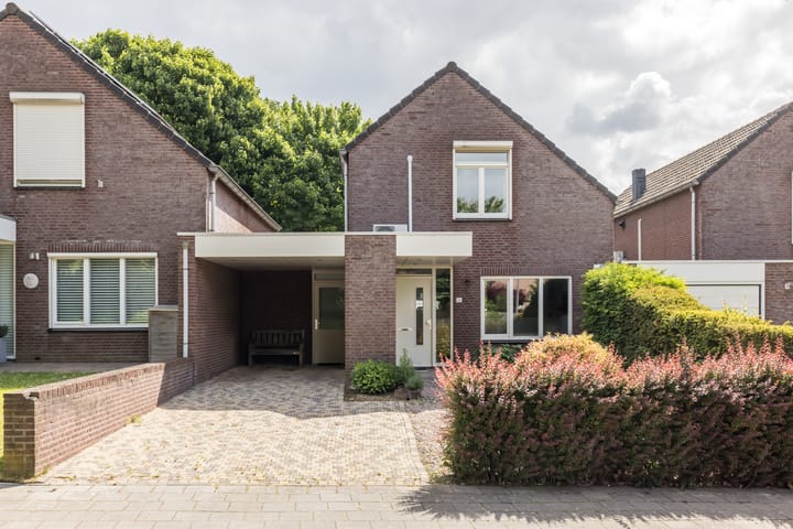 Foto 31 van Casimir Ubaghslaan 44