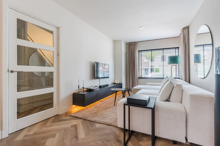 Photo 9 of Zeelsterstraat 217