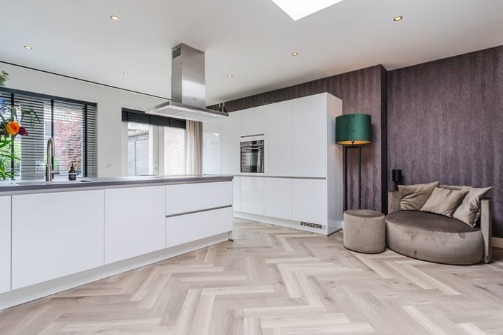 Photo 16 of Zeelsterstraat 217