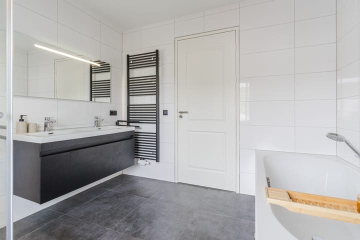 Photo 29 of Zeelsterstraat 217