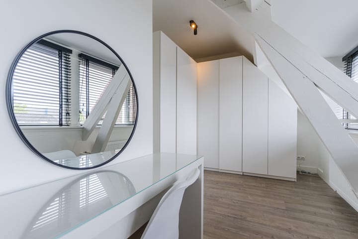 Photo 35 of Zeelsterstraat 217