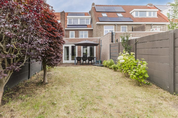 Photo 36 of Zeelsterstraat 217