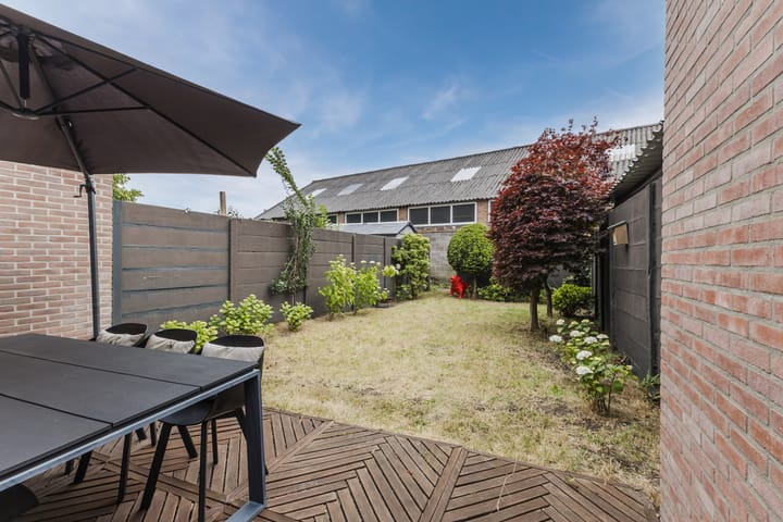 Photo 37 of Zeelsterstraat 217