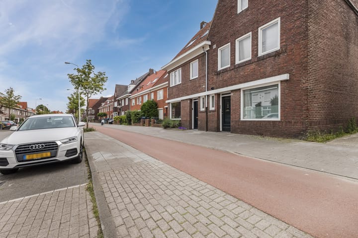 Photo 46 of Zeelsterstraat 217