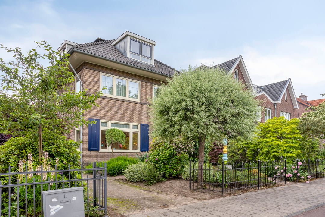 Photo 8 of Bornsestraat 65