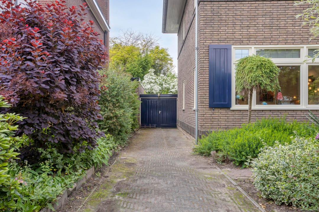 Photo 11 of Bornsestraat 65