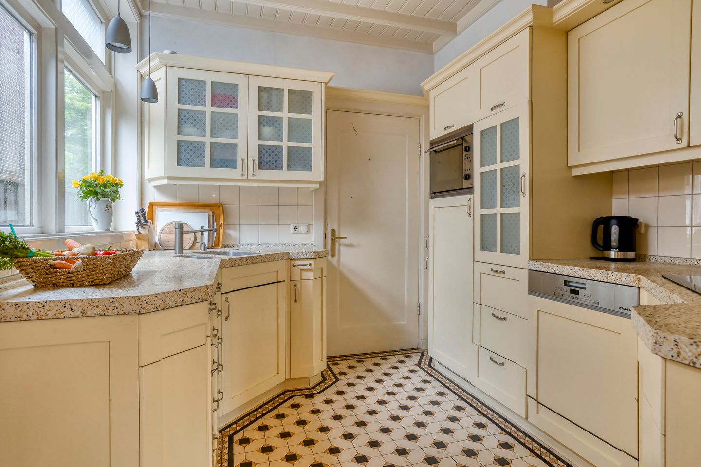 Photo 19 of Bornsestraat 65