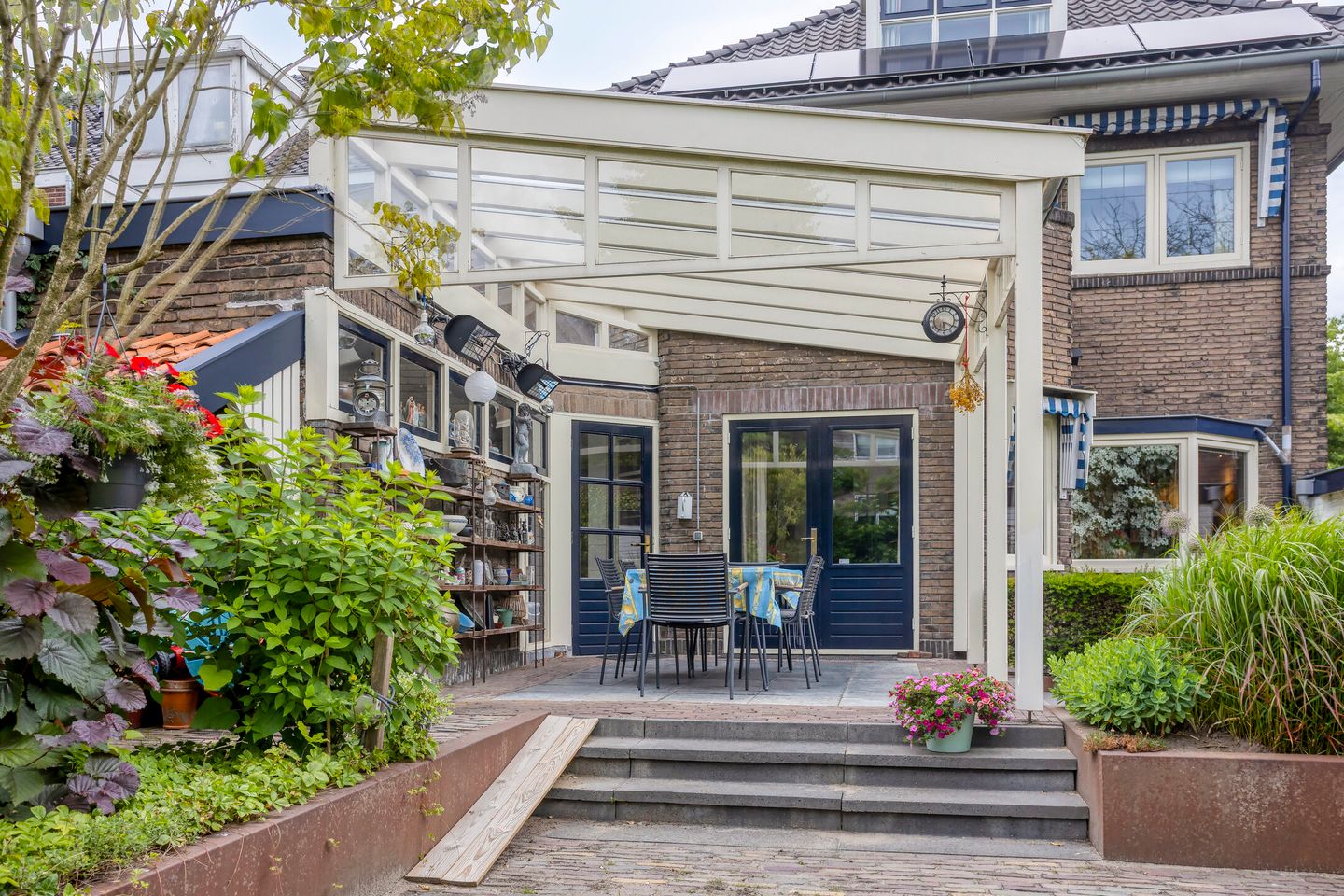 Photo 49 of Bornsestraat 65