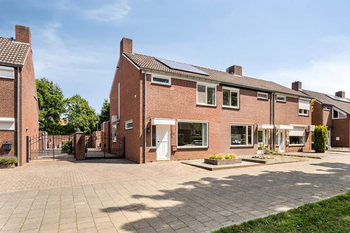 Foto 1 van Clarastraat 22