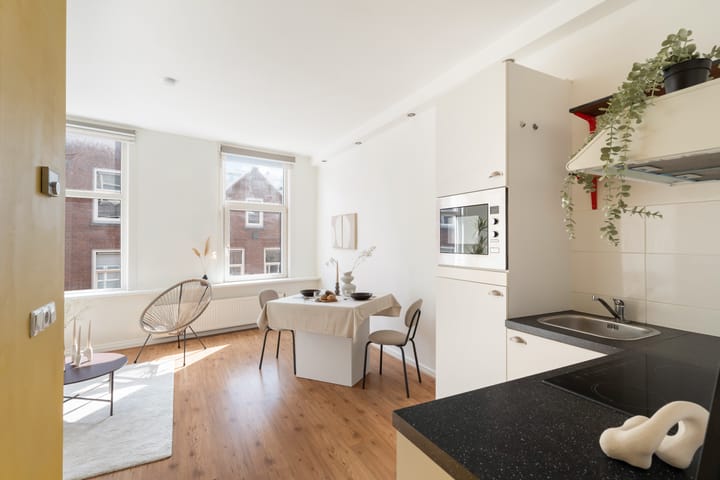 Photo 4 of Wolphaertstraat 29-A01