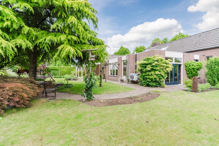 Photo 3 of De Hoeven 2