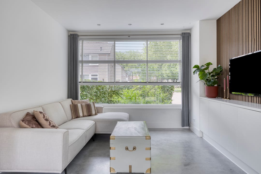 Photo 2 of Prins Bernhardstraat 9