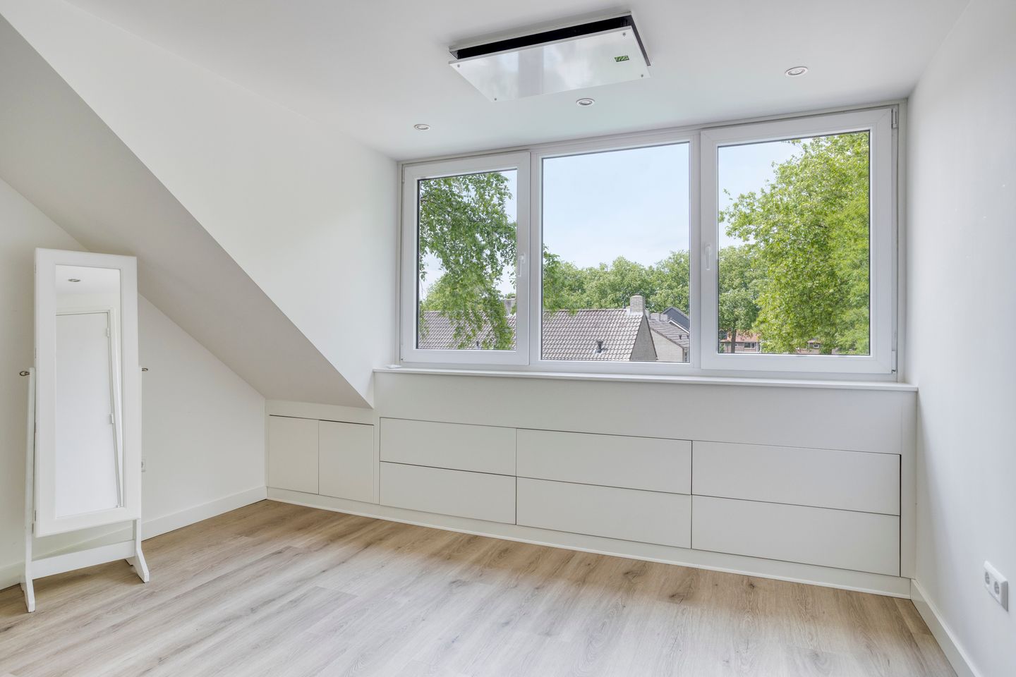 Photo 25 of Prins Bernhardstraat 9