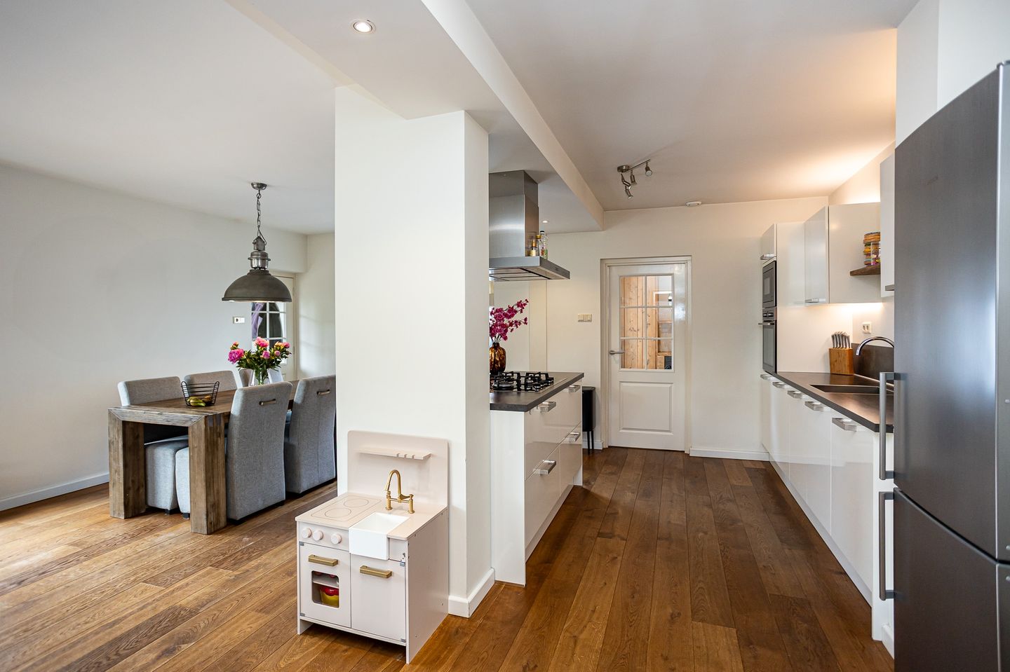 Photo 10 of Goudenregenstraat 3