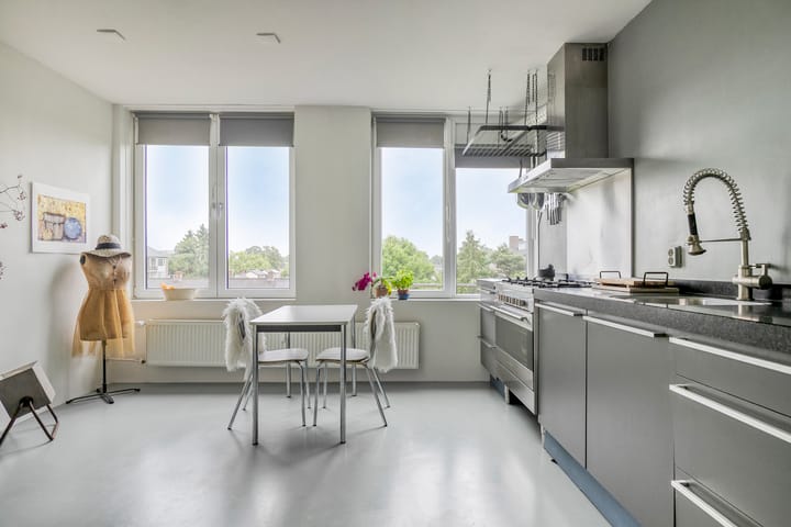 Photo 12 of Johan Wagenaarstraat 20-D