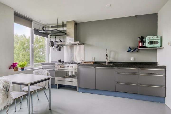 Photo 11 of Johan Wagenaarstraat 20-D