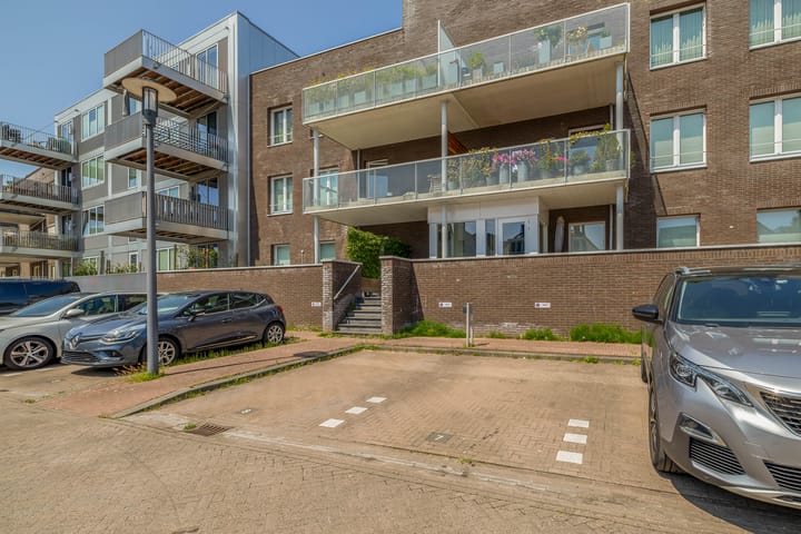 Photo 46 of Proostwetering 48