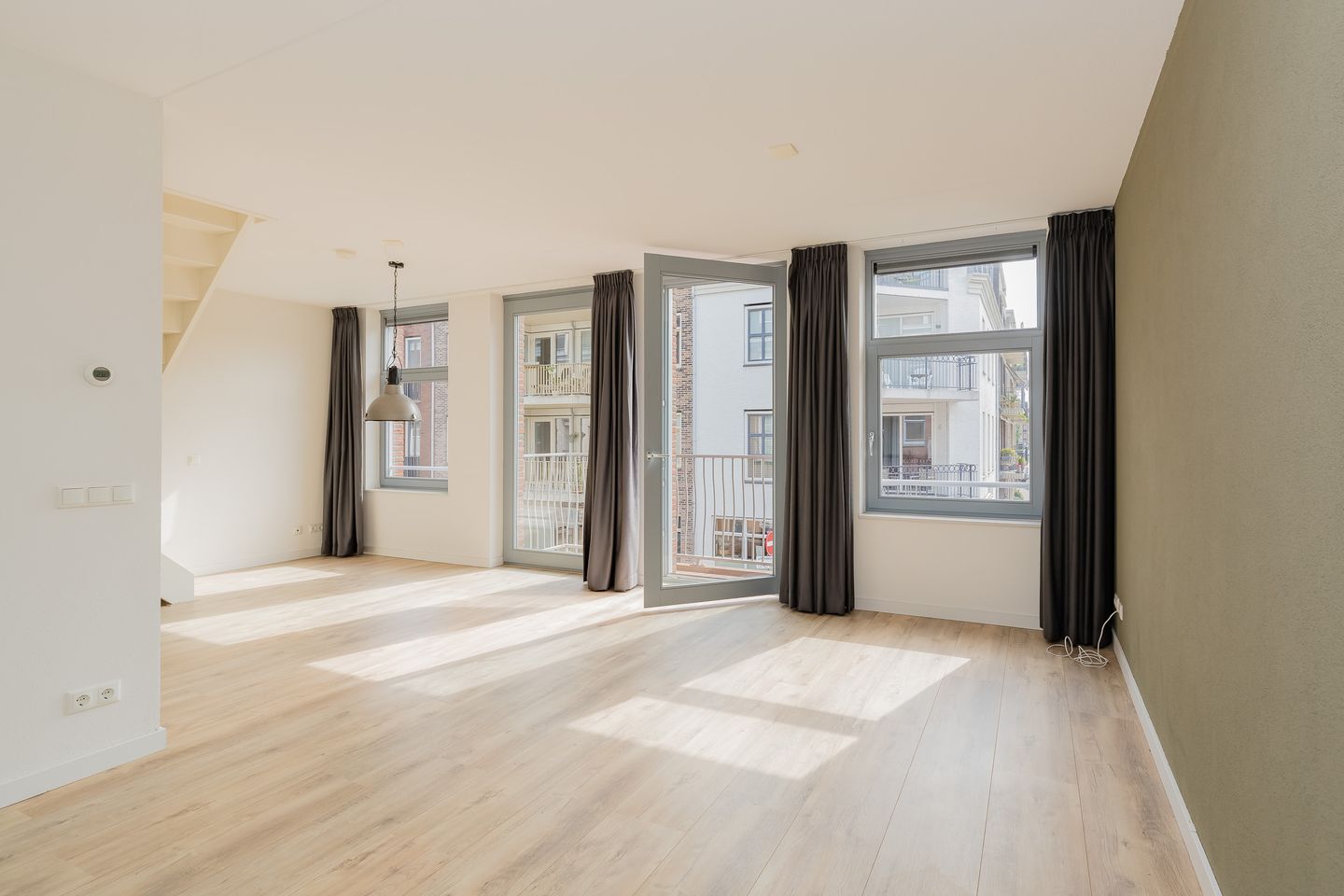 Photo 5 of Hooftstraat 39