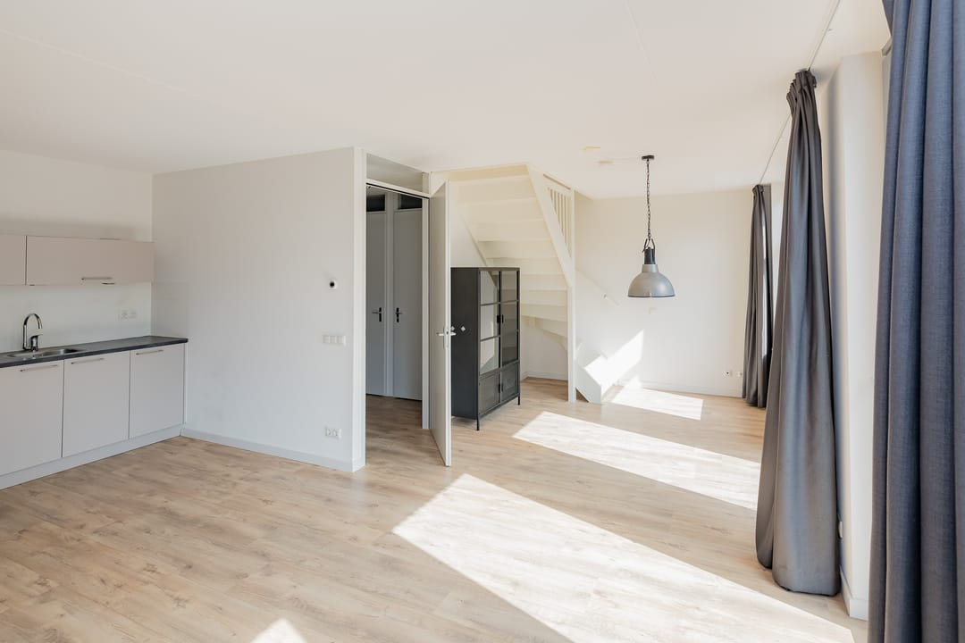 Photo 8 of Hooftstraat 39