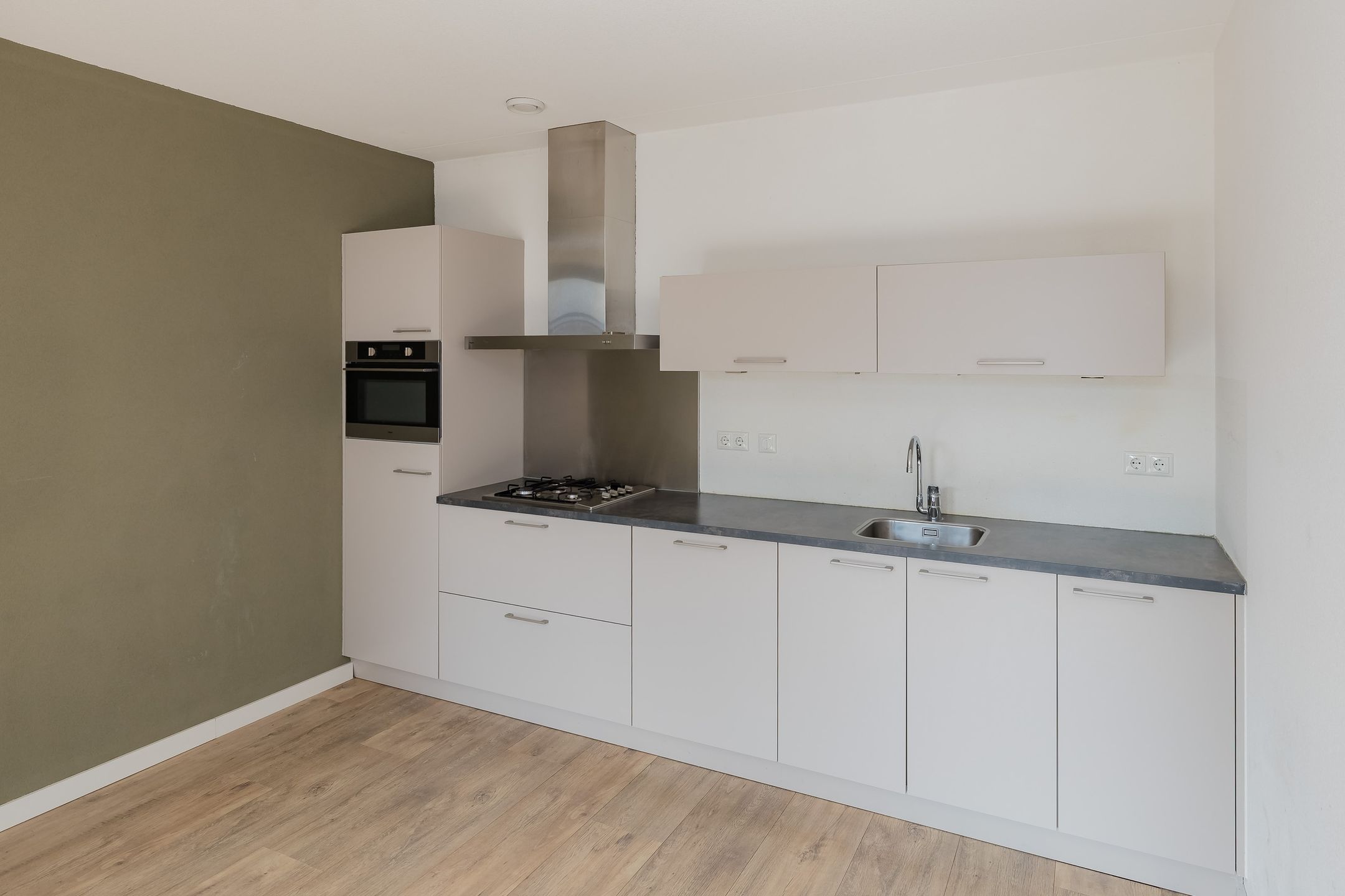 Photo 9 of Hooftstraat 39