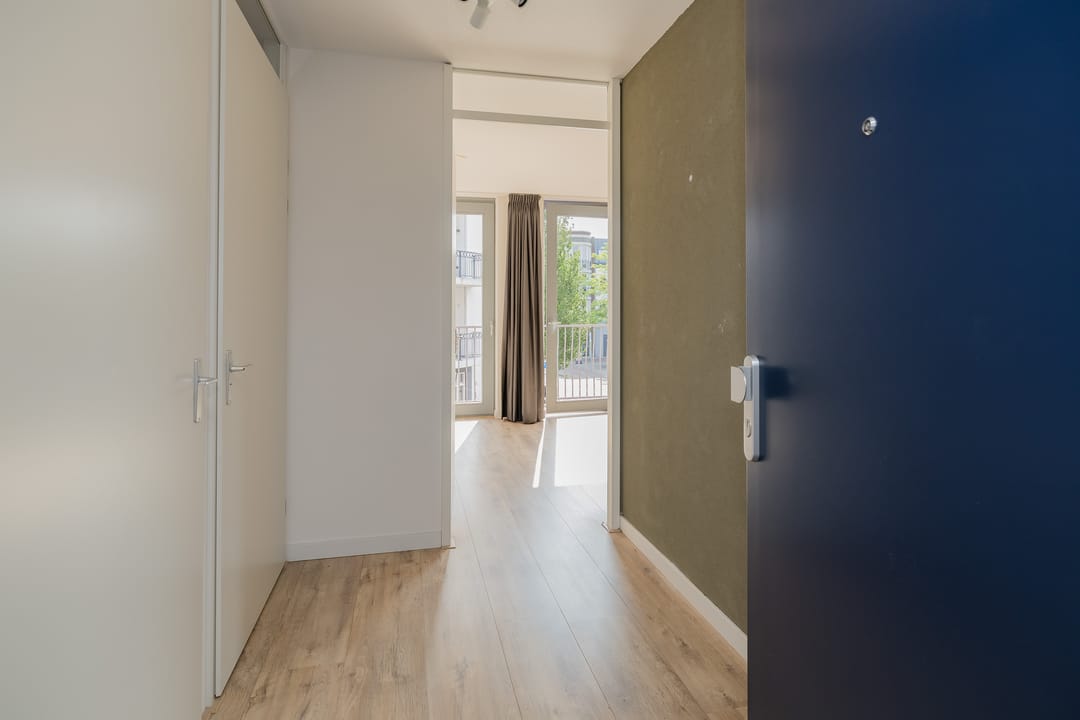 Photo 16 of Hooftstraat 39