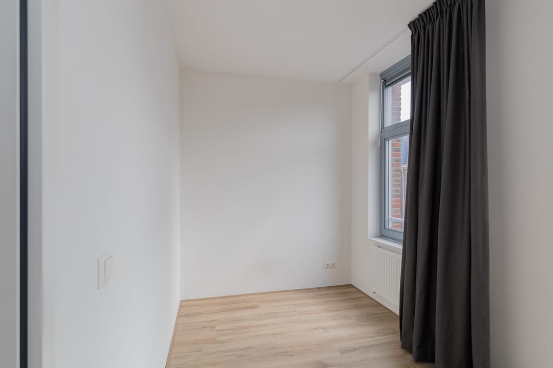 Photo 28 of Hooftstraat 39