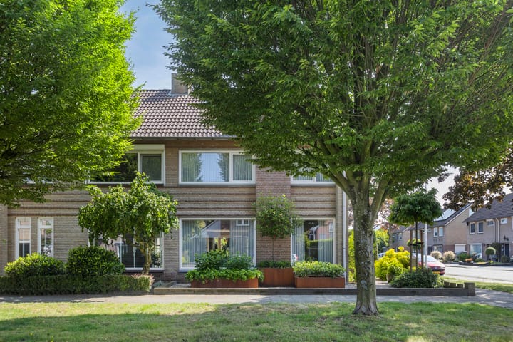 Foto 41 van Vennestraat 1