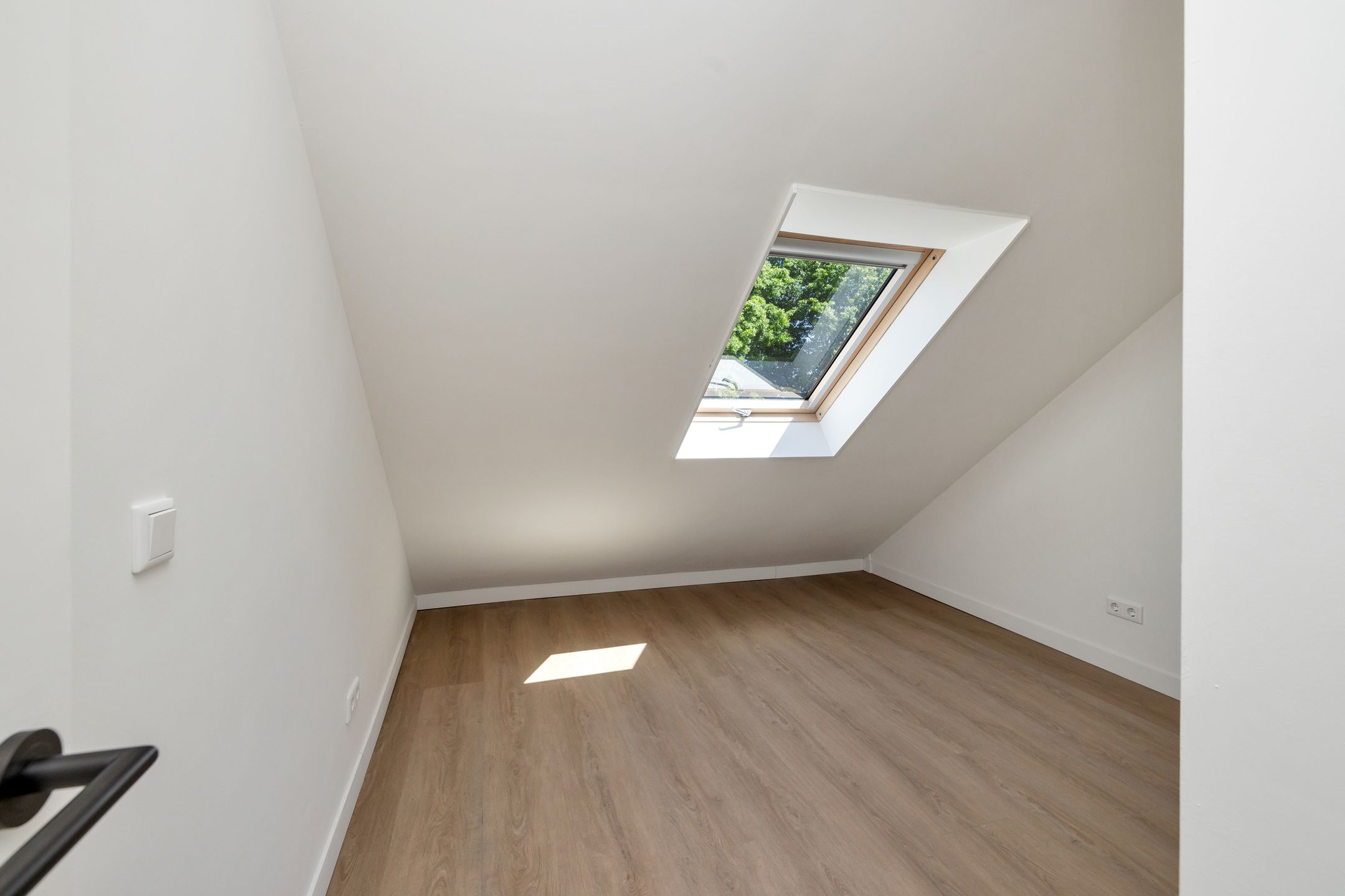 Photo 39 of Sondervick 95-A